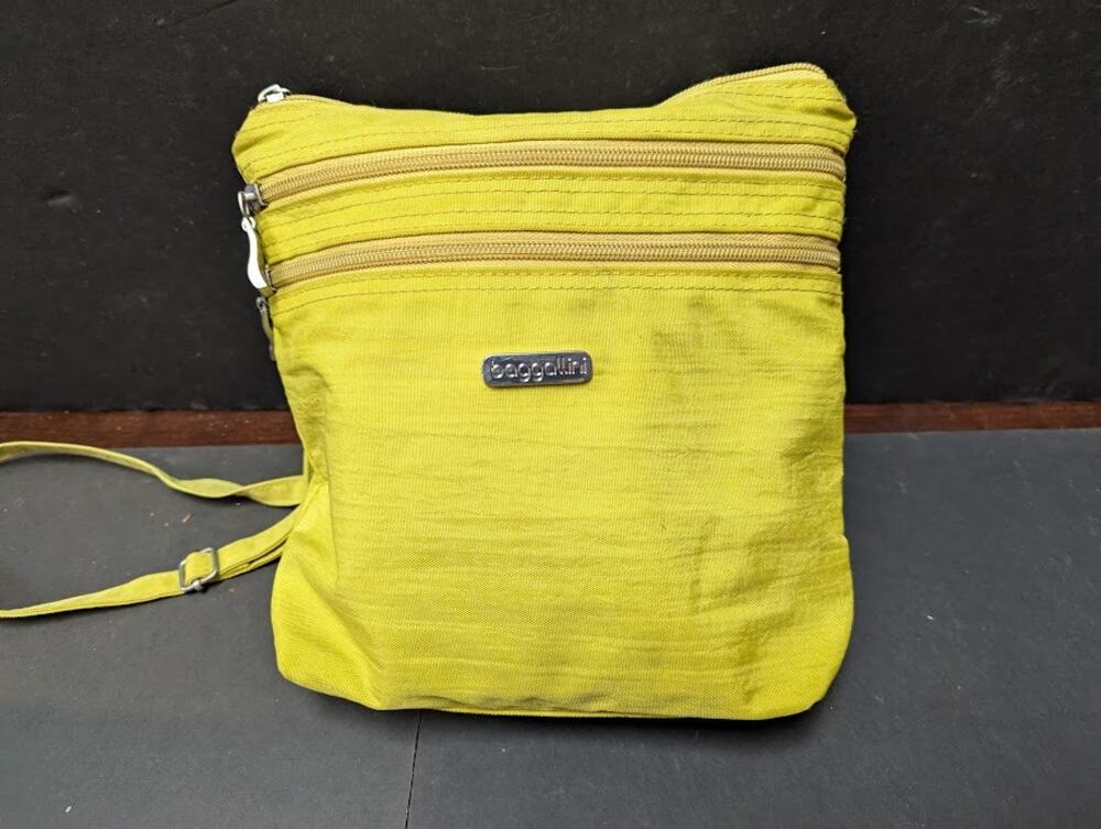 Baggalini Yellow Crossbody purse bag shoulder travel washable detachable coin